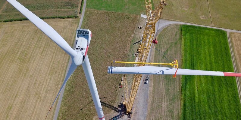 Blade bearing replacement Vestas V117 at Brilon wind farm
