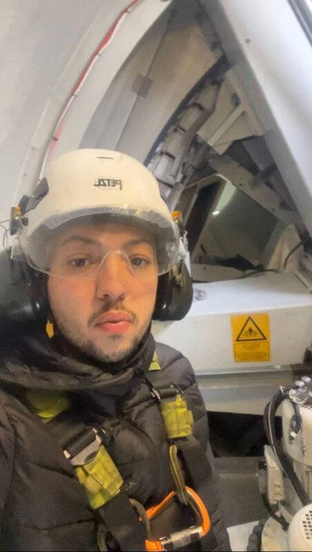 Thami Harouchi dans la nacelle d’une Enercon E70. 