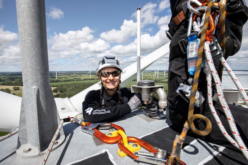 Deutsche Windtechnik service technician installing an ADLS.